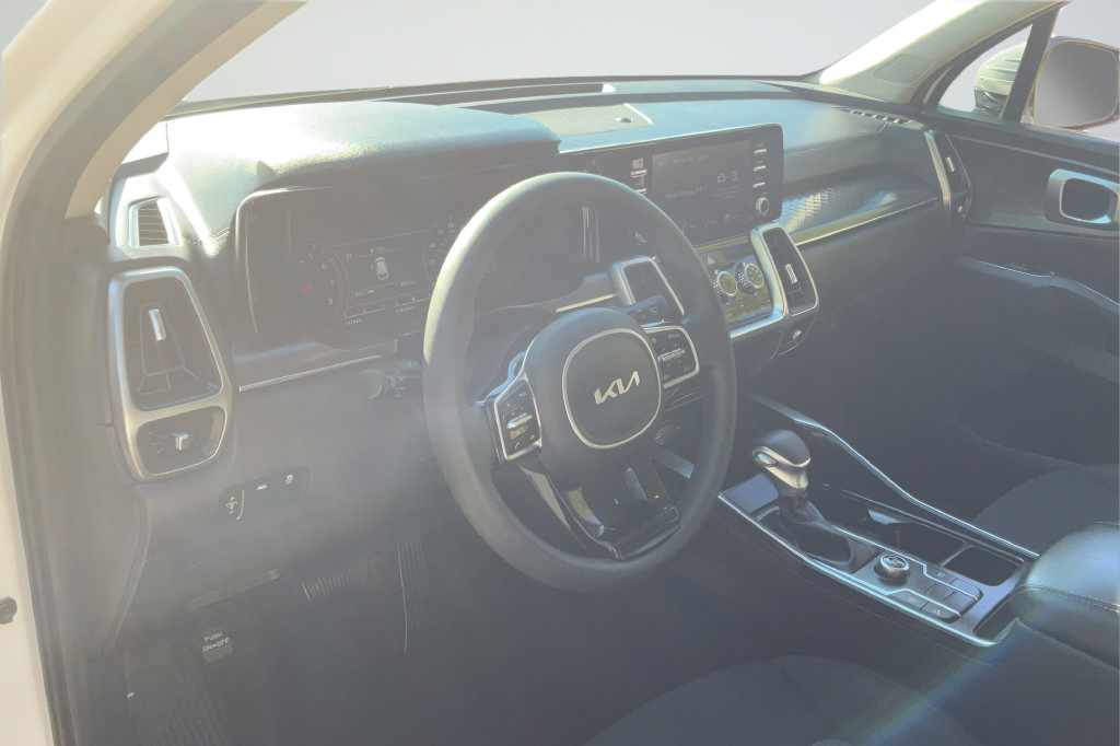 Used 2022 Kia Sorento LX FWD image 24