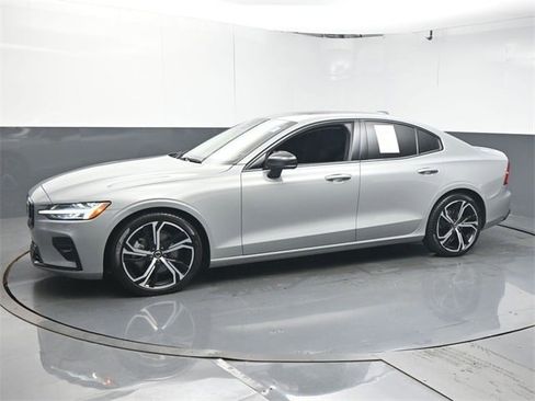 Certified 2024 Volvo S60 B5 Core image 4