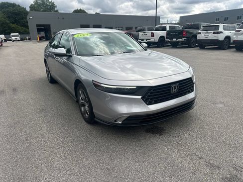 Used 2024 Honda Accord EX image 4