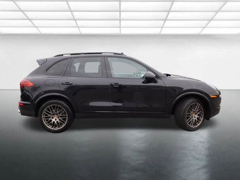Used 2017 Porsche Cayenne Platinum Edition image 4