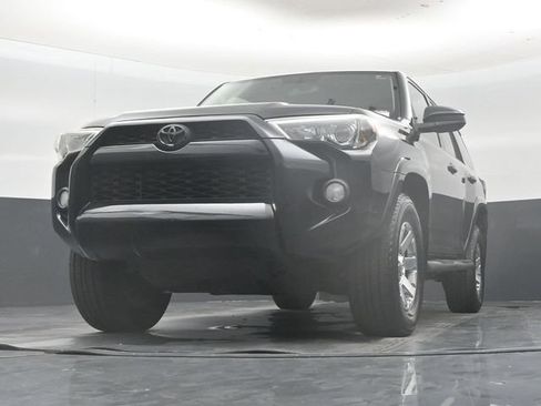Used 2015 Toyota 4Runner Trail AWD/4WD image 45