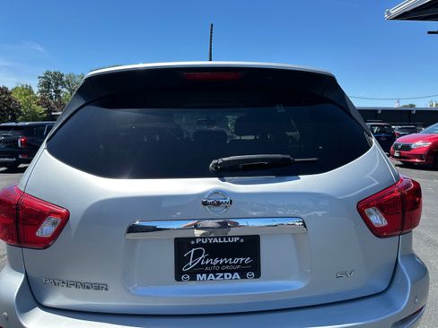 Used 2018 Nissan Pathfinder SV FWD image 25