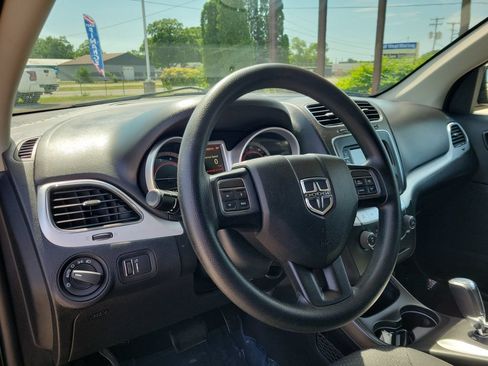 Used 2018 Dodge Journey SE FWD image 18