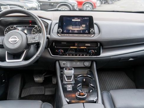 Used 2022 Nissan Rogue SV w/ SV Premium Package image 16