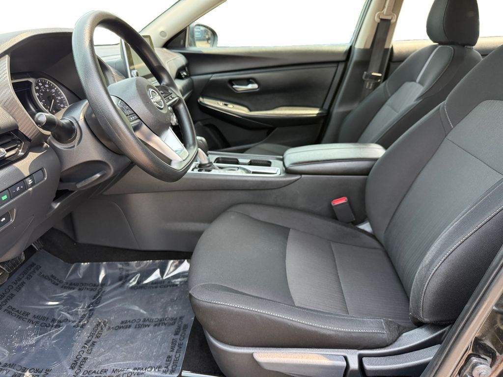 Certified 2024 Nissan Sentra SV FWD image 9