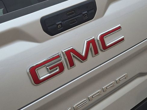 Used 2019 GMC Sierra 1500 SLT image 13