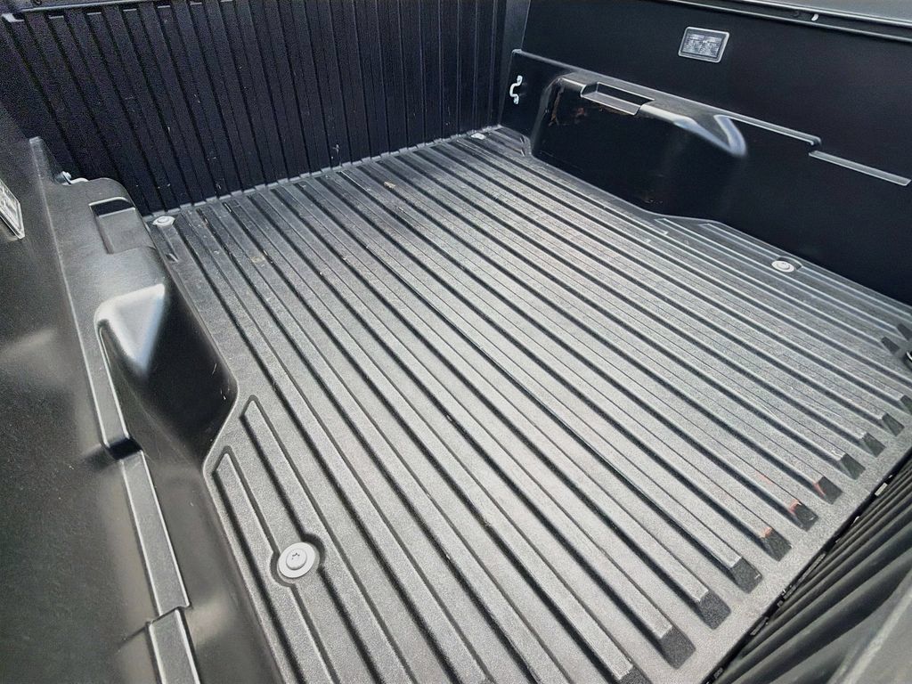 Used 2025 Toyota Tacoma SR5 RWD image 17