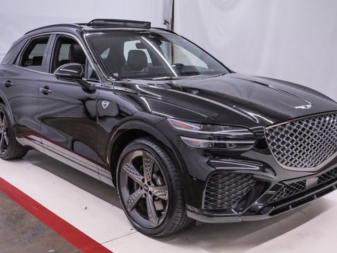 Certified 2025 Genesis GV70 3.5T Sport w/ Sport Advanced Package image 5