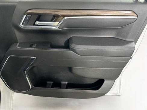 Used 2023 Chevrolet Silverado 1500 LT image 30