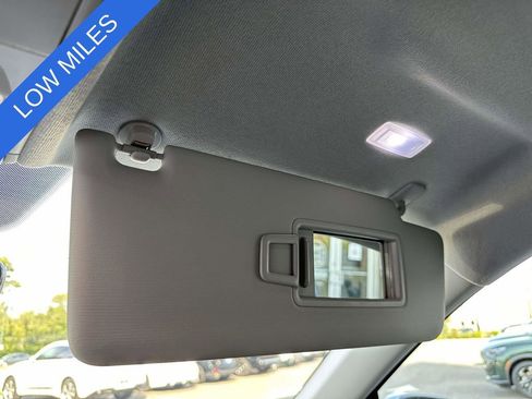 Used 2024 Volkswagen Tiguan SE image 33