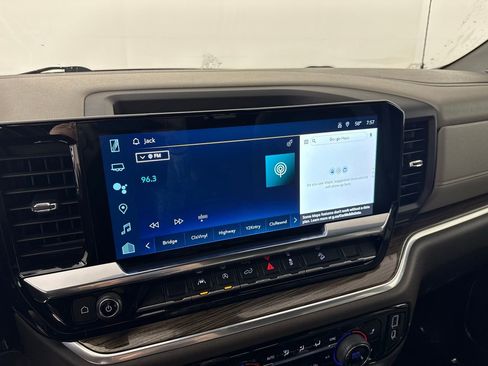 Used 2022 Chevrolet Silverado 1500 RST w/ Convenience Package II image 16