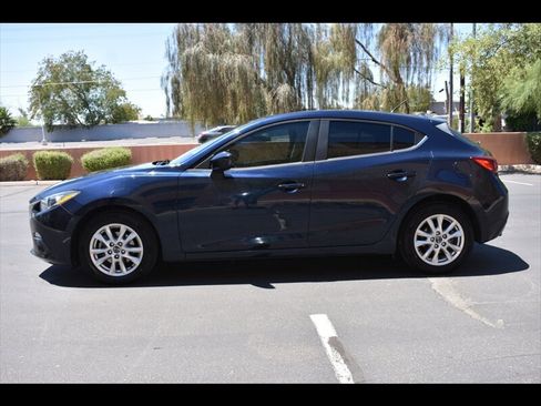 Used 2016 MAZDA MAZDA3 i Touring FWD image 4