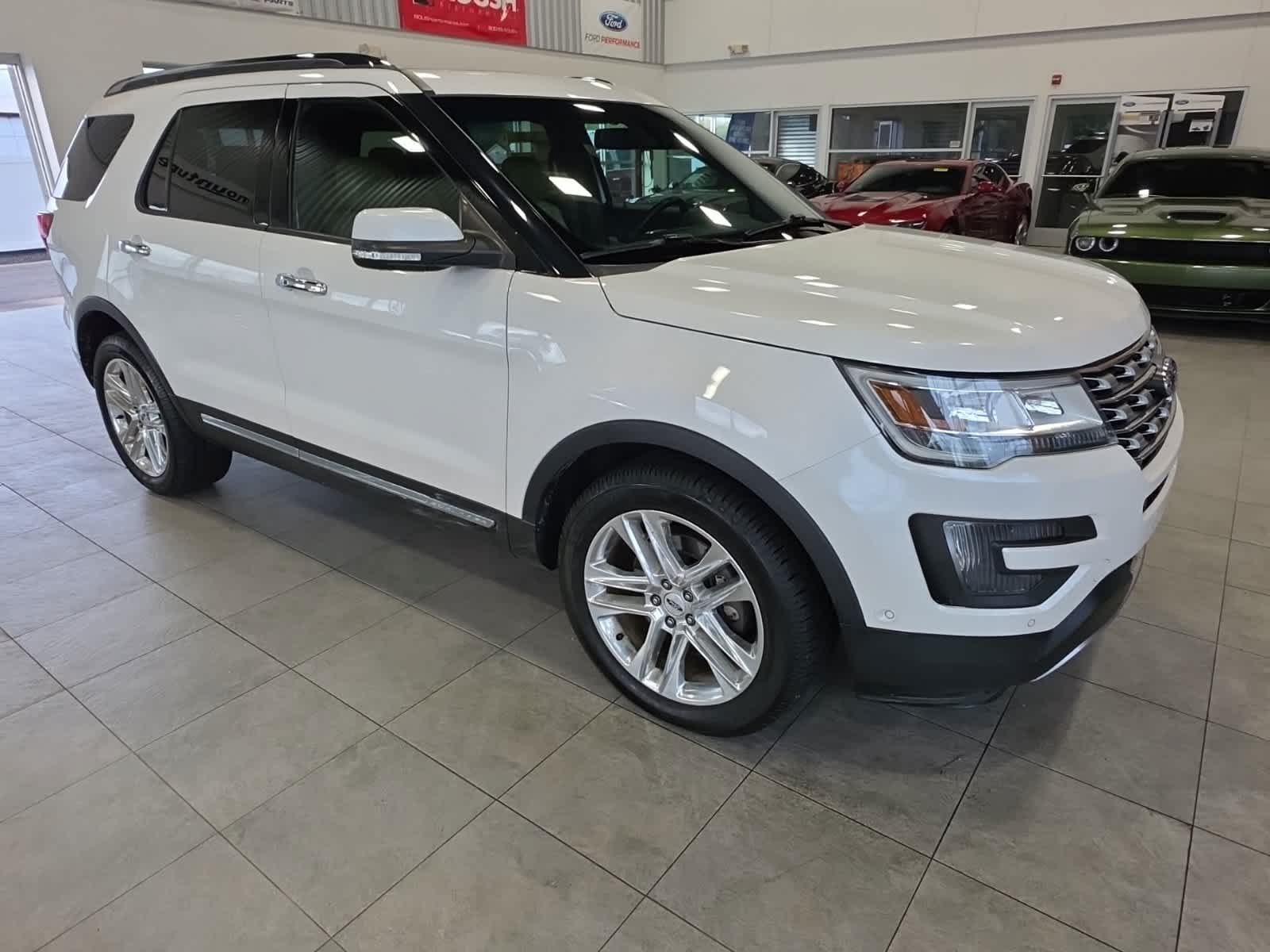 Used 2016 Ford Explorer Limited w/ Equipment Group 301A AWD/4WD image 5