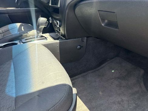 Used 2011 Ford Fusion SE FWD image 25