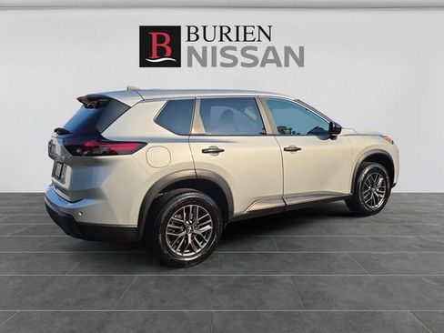Used 2024 Nissan Rogue S FWD image 5