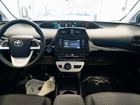 Used 2017 Toyota Prius Two image 9