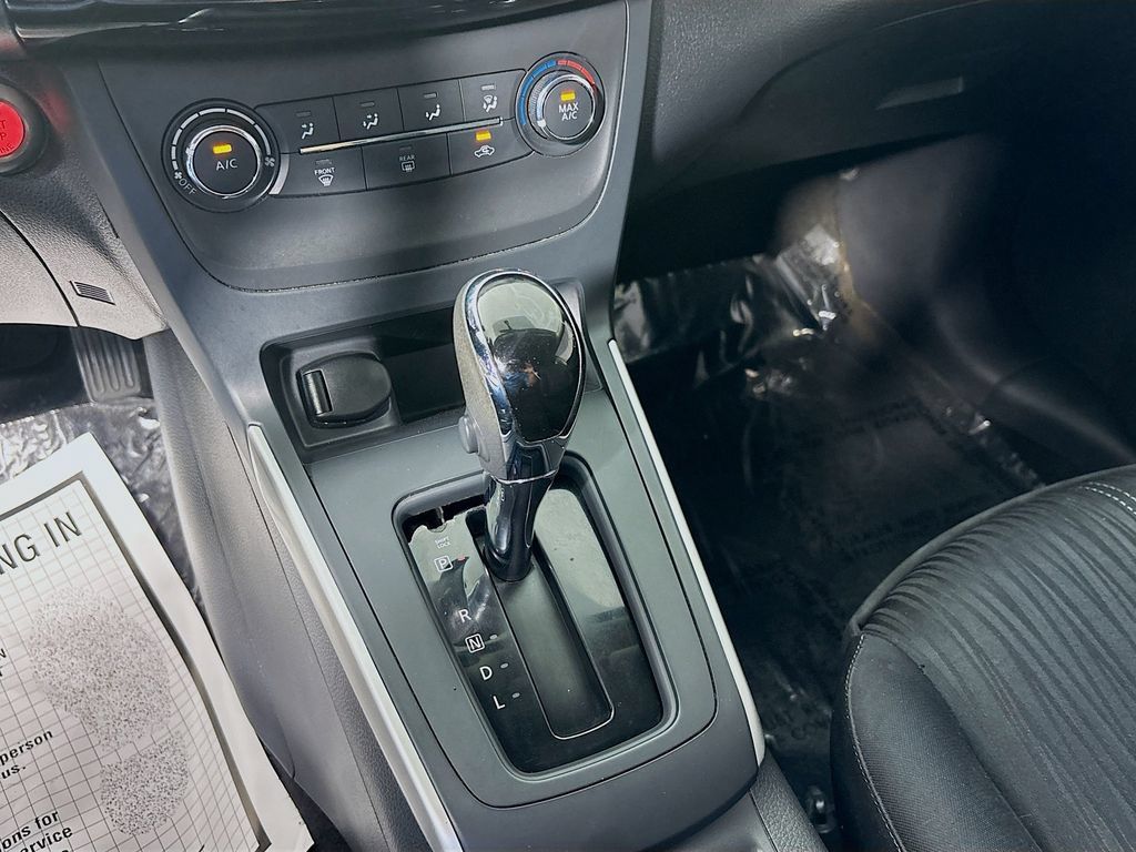 Used 2016 Nissan Sentra SV FWD image 17