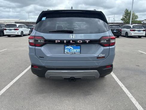 Used 2026 Honda Pilot TrailSport image 4