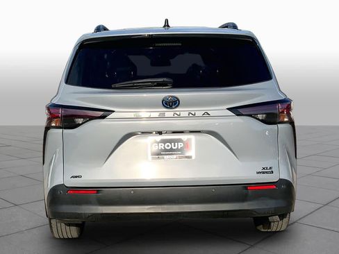 Used 2023 Toyota Sienna XLE Woodland Edition AWD/4WD image 5