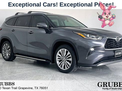 Used 2024 Toyota Highlander Platinum image 1
