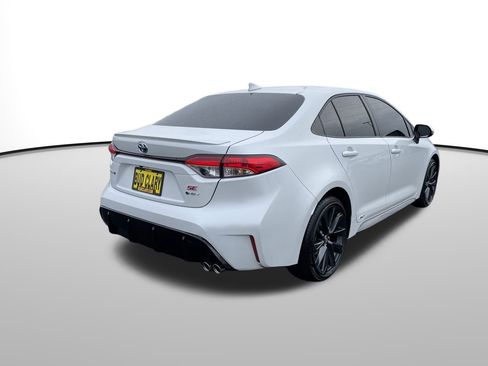 Certified 2025 Toyota Corolla SE w/ SE Premium Package image 3