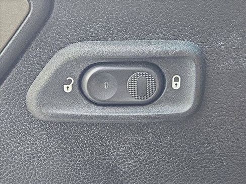 Used 2016 Jeep Wrangler Unlimited Sport w/ Quick Order Package 24S AWD/4WD image 15