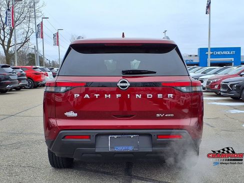 Used 2024 Nissan Pathfinder SV AWD/4WD image 7
