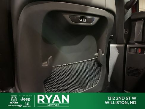 New 2026 Chrysler Pacifica Select AWD/4WD image 61