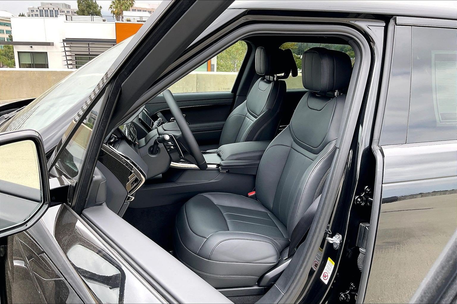 New 2026 Land Rover Range Rover Sport Dynamic SE AWD/4WD image 16