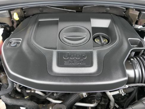Used 2023 Jeep Grand Cherokee Summit w/ Luxury Tech Group V AWD/4WD image 28
