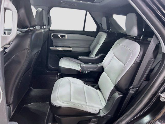 Used 2021 Ford Explorer XLT w/ XLT Sport Appearance Package AWD/4WD image 22