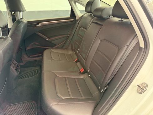 Used 2018 Volkswagen Passat 2.0T SE image 45