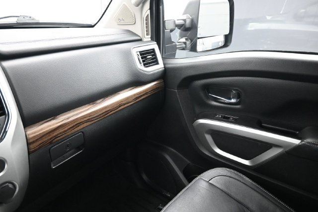 Used 2021 Nissan Titan SL w/ Moonroof Package AWD/4WD image 8