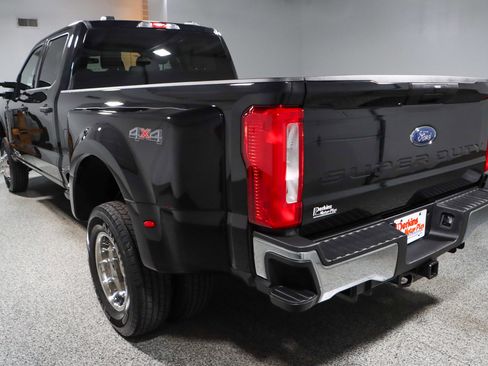 Used 2023 Ford F350 XLT AWD/4WD image 9