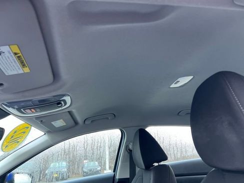 Used 2022 Hyundai Elantra SEL w/ Cargo Package image 27