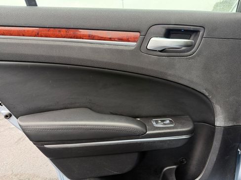 Used 2012 Chrysler 300 image 30