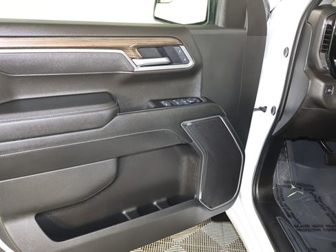 Used 2025 Chevrolet Silverado 1500 LT AWD/4WD image 36