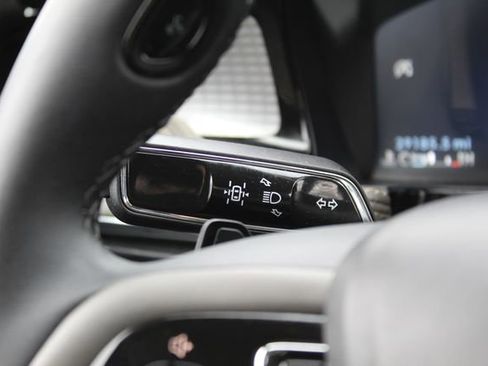 Used 2023 Lincoln Corsair AWD image 18