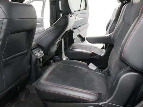 Used 2025 Ford Explorer ST AWD/4WD image 28