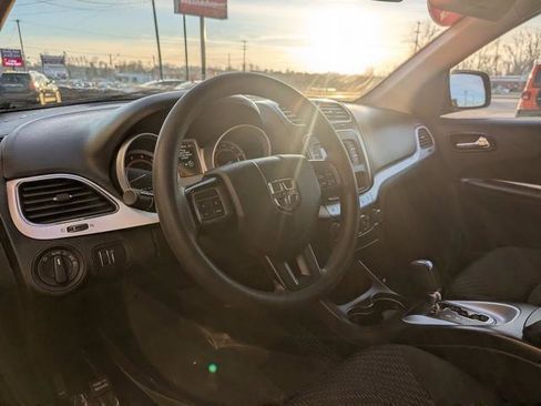 Used 2019 Dodge Journey SE image 6