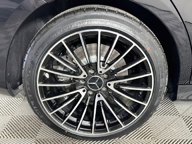 Used 2023 Mercedes-Benz CLA 250 4MATIC image 29