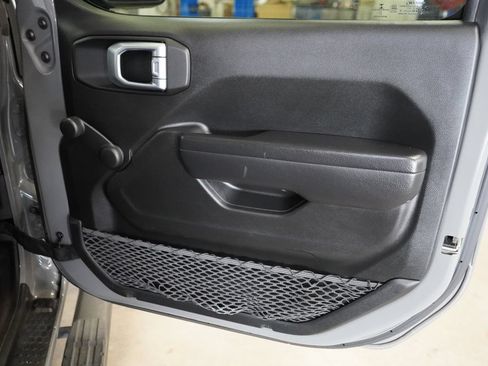 Used 2021 Jeep Wrangler Unlimited Sport AWD/4WD image 19