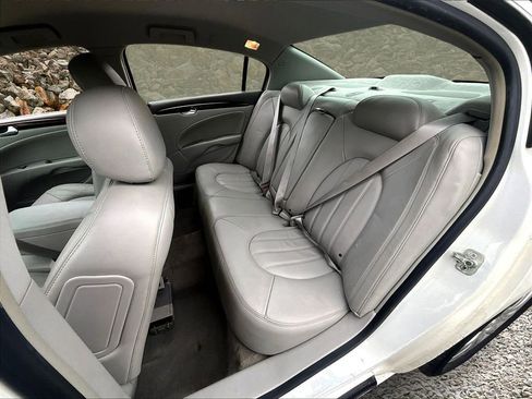Used 2007 Buick Lucerne CXL image 24