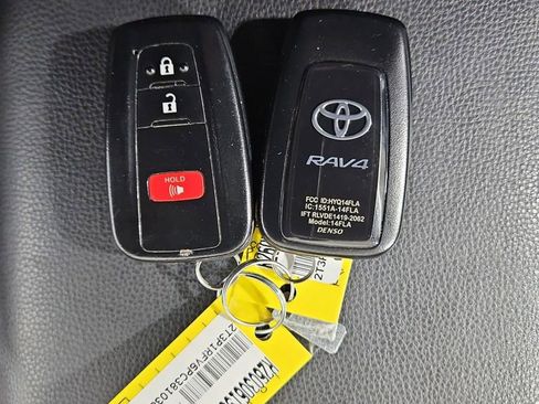 Used 2023 Toyota RAV4 XLE image 29