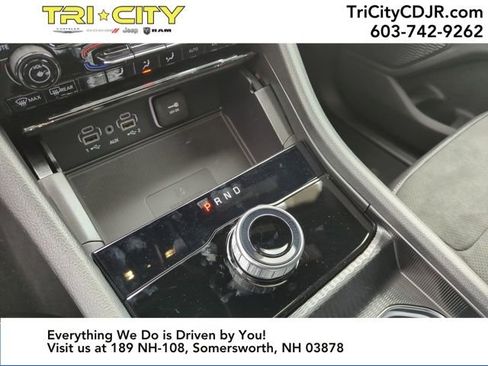 New 2025 Jeep Grand Cherokee Altitude image 23