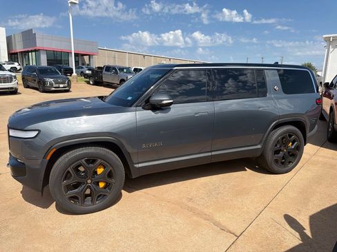Used 2023 Rivian R1S Adventure AWD/4WD image 4
