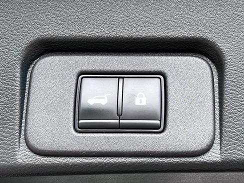 Used 2025 Nissan Rogue SL w/ Tech Package AWD/4WD image 35