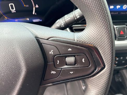 Used 2025 Chevrolet TrailBlazer LT image 16