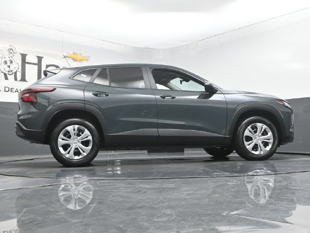 New 2026 Chevrolet Trax LS FWD image 31