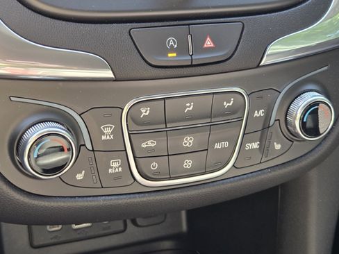 Used 2024 Chevrolet Equinox LT image 15